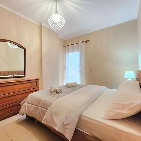One Bd Flat Near Center With 24H Self Check In Apartamento Tirana Exterior foto