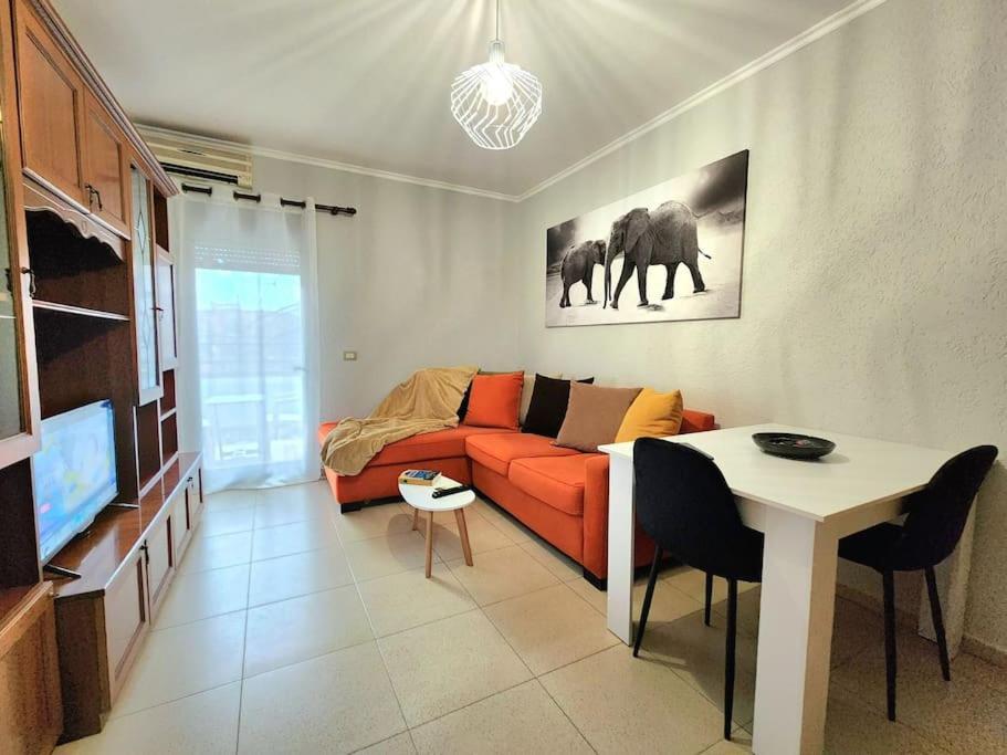 One Bd Flat Near Center With 24H Self Check In Apartamento Tirana Exterior foto